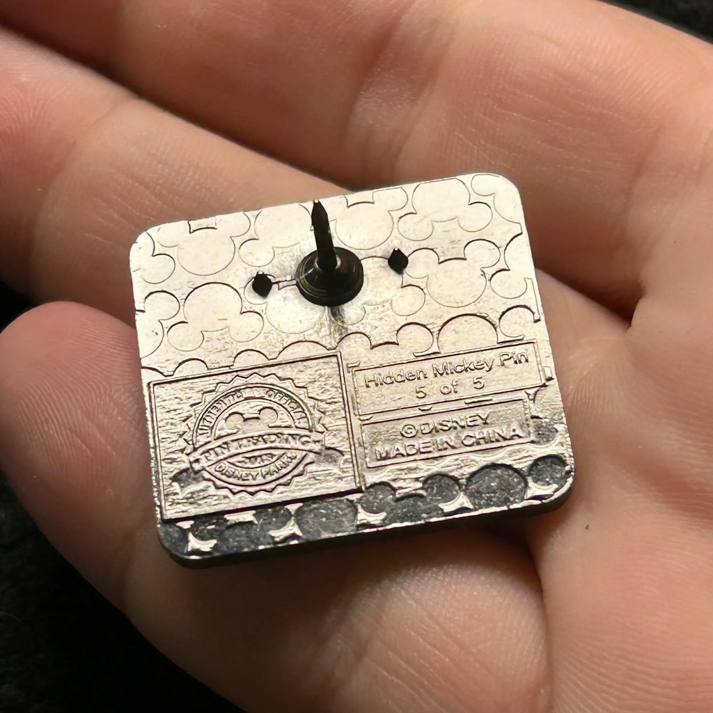 2018 - Queen of Hearts Silhouette - Alice in Wonderland - Hidden Mickey - Disney Pin