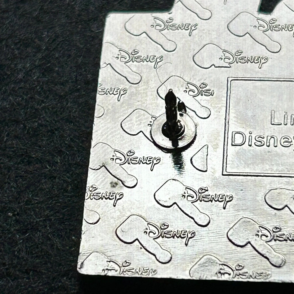 2003 - Disney Auctions - Shy Mickey Mouse - LE 250 - Disney Pin
