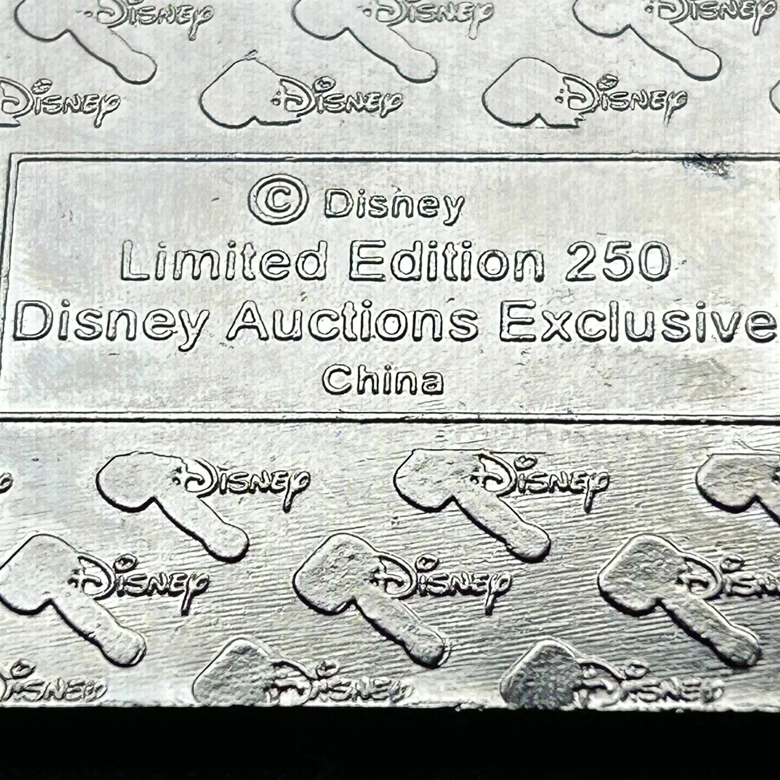 2003 - Disney Auctions - Shy Mickey Mouse - LE 250 - Disney Pin