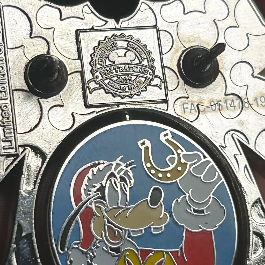 2019 - Goofy - Saratoga Springs - Holiday Bell - Ornament Series - LE 1,500 - Disney Pin