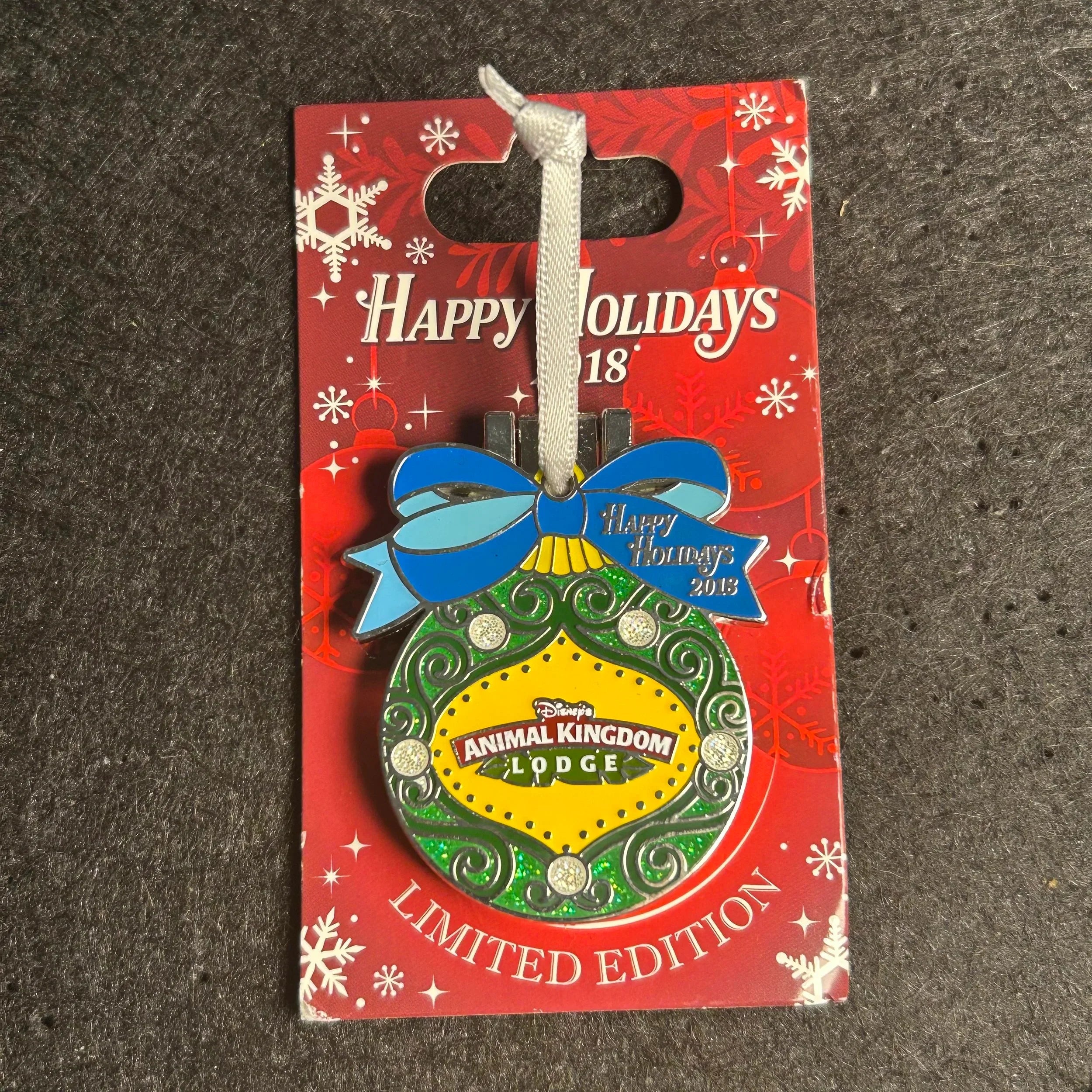 2019 - Goofy - Saratoga Springs - Holiday Bell - Ornament Series - LE 1,500 - Disney Pin