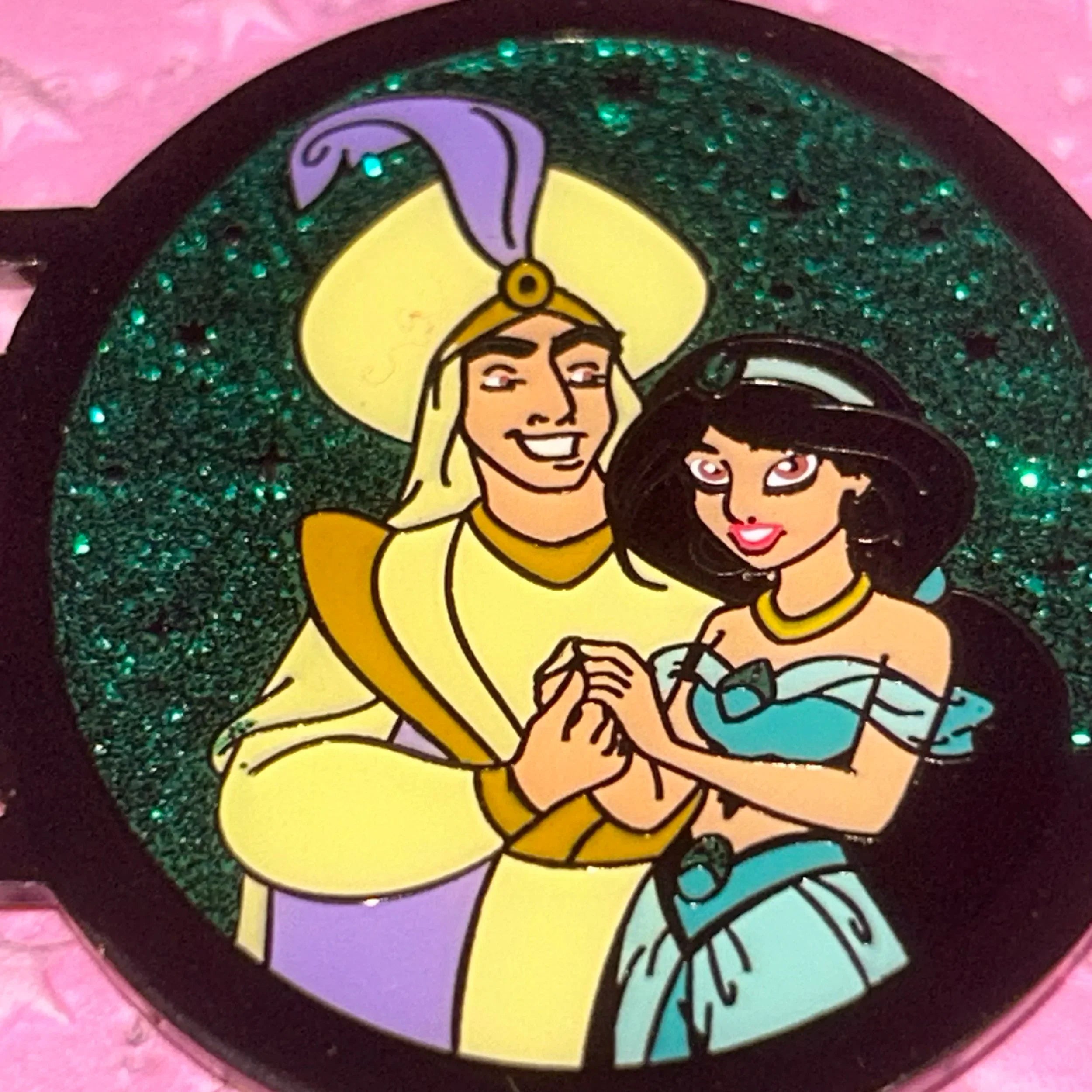 Loungefly - Jasmine and Aladdin - Princess Portrait Locket - Mystery Pin