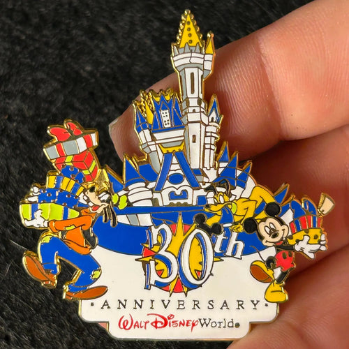 2001 - Mickey Mouse, Pluto, and Goofy - Christmas At the Castle - 30th - WDW - Disney Pin