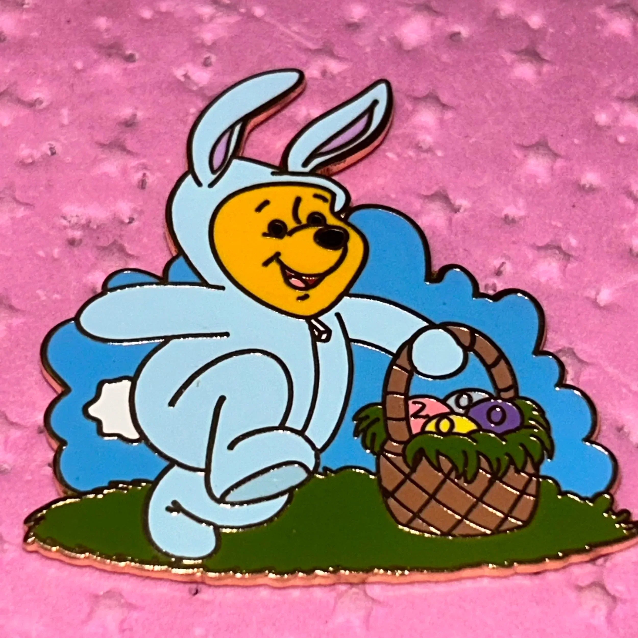 2000 - Winnie The Pooh - Easter Bunny - Limited Edition 20,000 - Pin